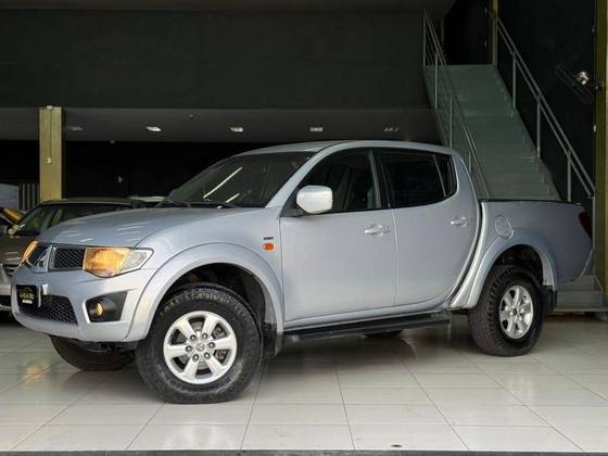 MITSUBISHI L200 TRITON 3.2 HPE 4X4 CD 16V TURBO INTERCOOLER DIESEL 4P AUTOMÁTICO